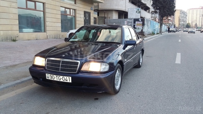 Mercedes C 200 2000, 190,000 km - 2.0 л - Bakı