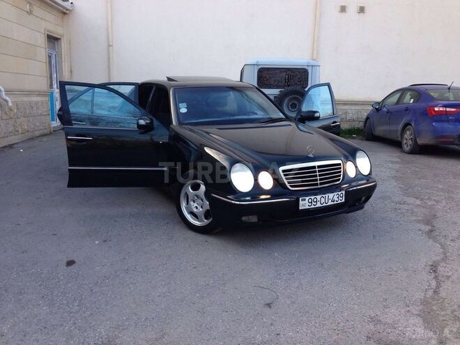 Mercedes E 220 2000, 280,000 km - 2.2 л - Bakı