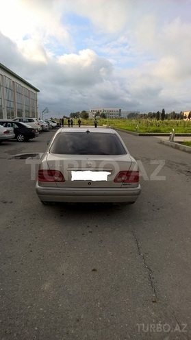 Mercedes E 230 1997, 267,000 km - 2.3 l - Bakı