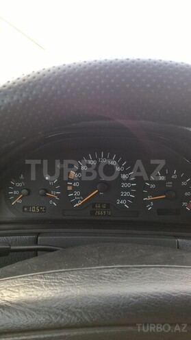 Mercedes E 230 1997, 267,000 km - 2.3 l - Bakı