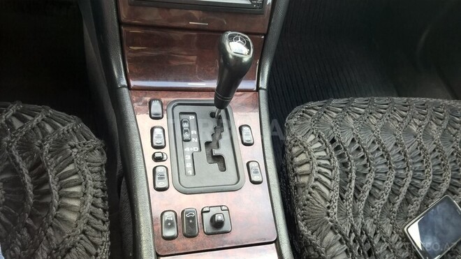 Mercedes E 230 1997, 267,000 km - 2.3 l - Bakı