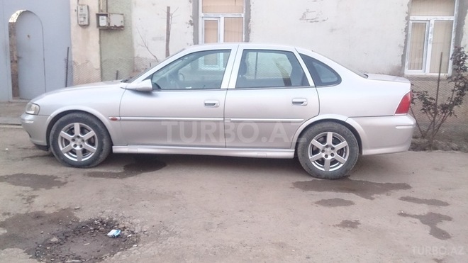 Opel Vectra 2001, 131,000 km - 2.0 l - Gəncə