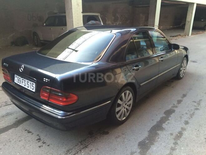 Mercedes E 270 2001, 252,000 km - 2.7 l - Bakı