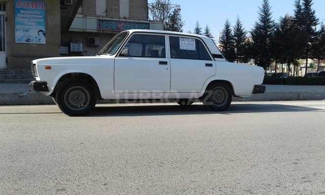 LADA (VAZ) 2107 2005, 16,785 km - 1.6 л - Yevlax