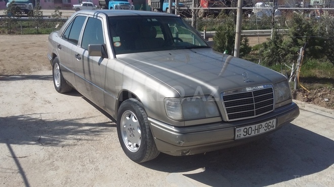 Mercedes E 200 1995, 300,000 km - 2.0 l - Bakı