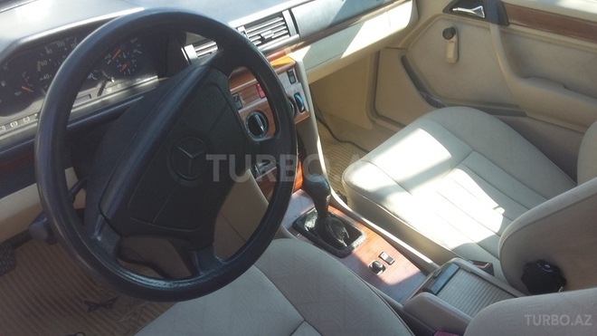 Mercedes E 200 1995, 300,000 km - 2.0 l - Bakı