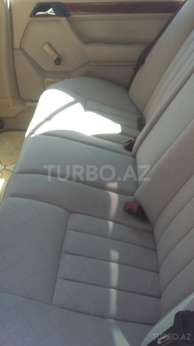 Mercedes E 200 1995, 300,000 km - 2.0 l - Bakı