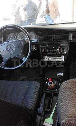 Mercedes 190 1992, 359,000 km - 2.0 l - Saatlı