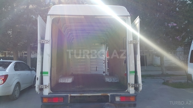 Mercedes Vario 2007, 3,898,094 km - 4.0 l - Bakı