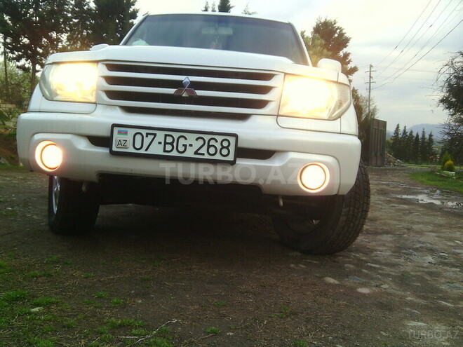 Mitsubishi Pajero io 2000, 140,000 km - 2.0 l - Astara