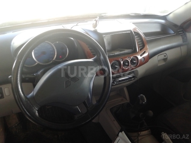 Mitsubishi L200 2007, 134,000 km - 2.5 l - Bakı