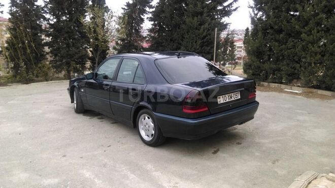 Mercedes C 220 2000, 389,300 km - 2.2 l - Bakı