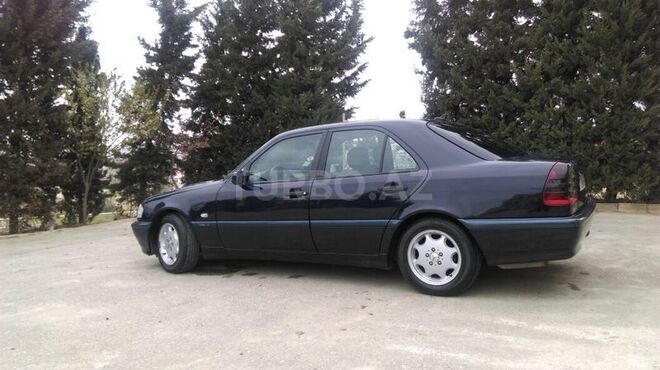 Mercedes C 220 2000, 389,300 km - 2.2 l - Bakı