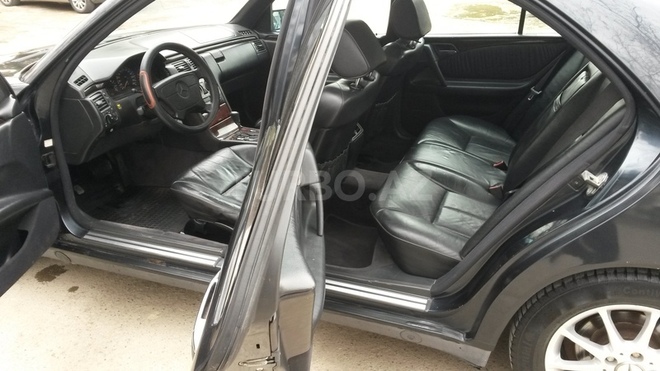 Mercedes E 230 1996, 210,000 km - 2.3 l - Bakı