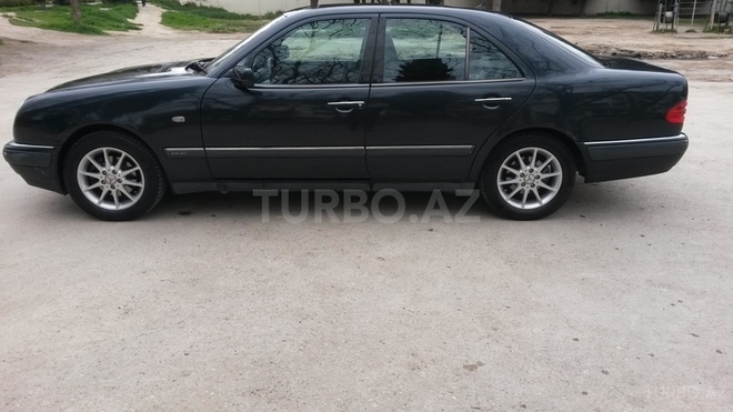 Mercedes E 230 1996, 210,000 km - 2.3 l - Bakı