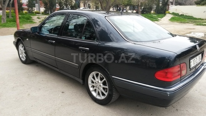 Mercedes E 230 1996, 210,000 km - 2.3 l - Bakı