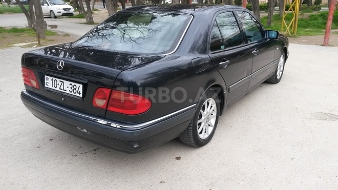 Mercedes E 230 1996, 210,000 km - 2.3 l - Bakı