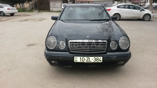 Mercedes E 230 1996, 210,000 km - 2.3 l - Bakı