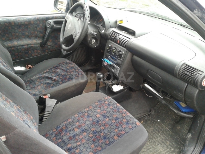 Opel Corsa 1999, 220,000 km - 1.4 l - Bakı