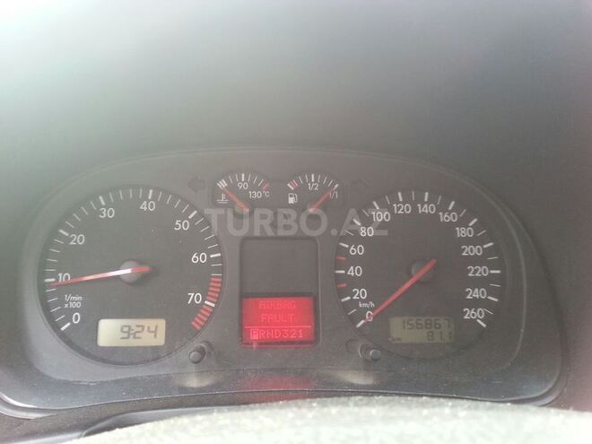 Volkswagen Golf 2000, 156,867 km - 1.6 l - Bakı