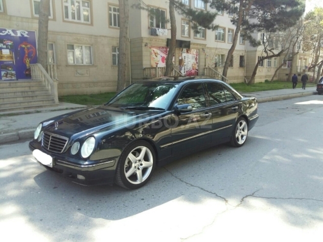Mercedes E 280 2000, 195,000 km - 2.8 l - Bakı