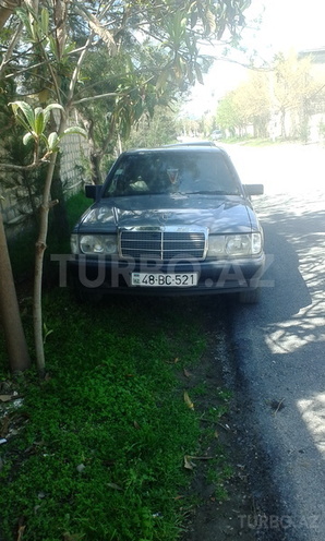 Mercedes 190 1991, 250,000 km - 1.8 л - Yevlax