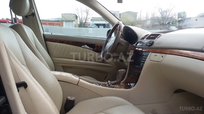 Mercedes E 320 2004, 235,000 km - 3.2 л - Bakı