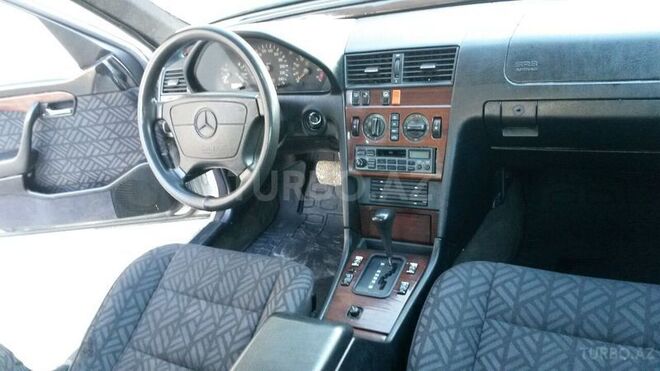 Mercedes C 220 1995, 250,000 km - 2.2 l - Bakı