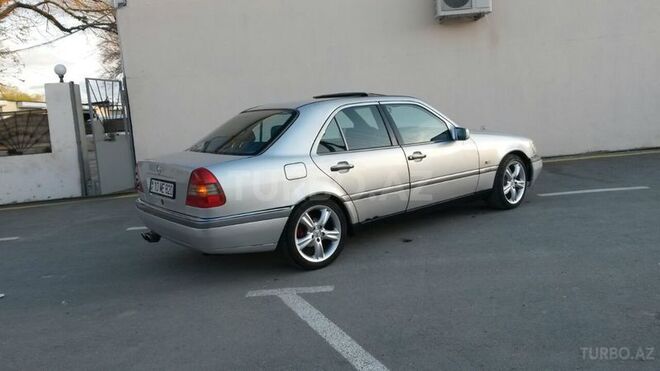 Mercedes C 220 1995, 250,000 km - 2.2 l - Bakı