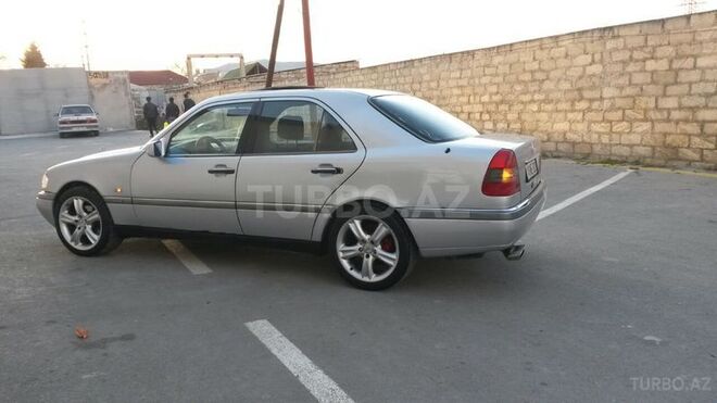 Mercedes C 220 1995, 250,000 km - 2.2 l - Bakı