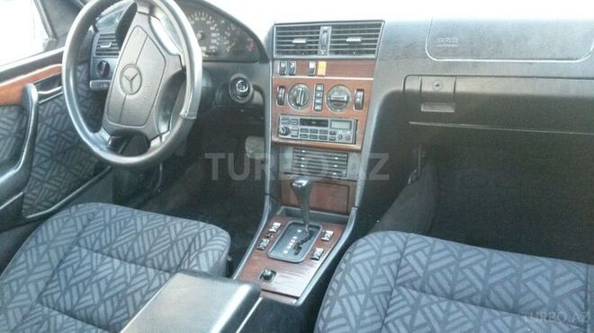 Mercedes C 220 1995, 250,000 km - 2.2 l - Bakı