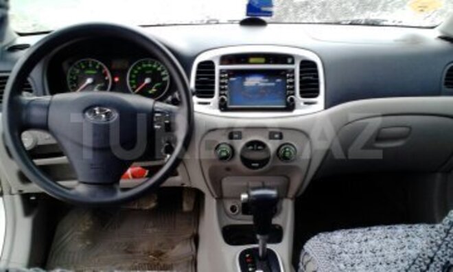 Hyundai Accent 2006, 176,000 km - 1.6 л - Qusar