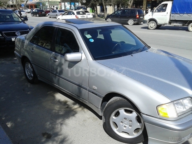 Mercedes E 200 1998, 243,000 km - 2.0 l - Bakı