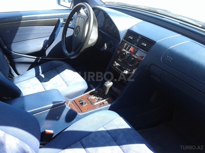 Mercedes E 200 1998, 243,000 km - 2.0 l - Bakı