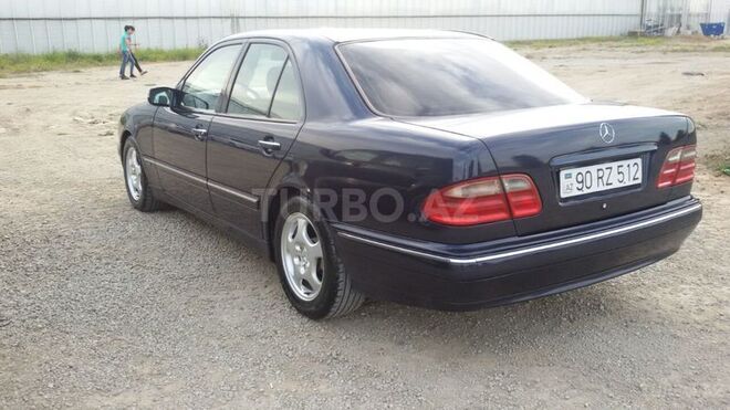 Mercedes E 220 1998, 260,000 km - 2.2 l - Bakı