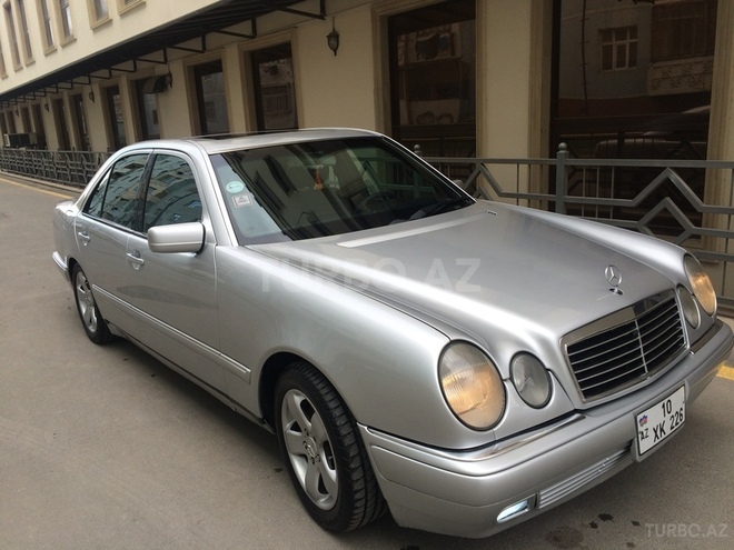Mercedes E 320 1997, 250,000 km - 3.2 l - Bakı