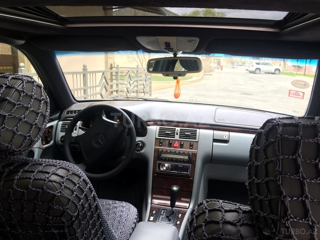 Mercedes E 320 1997, 250,000 km - 3.2 l - Bakı