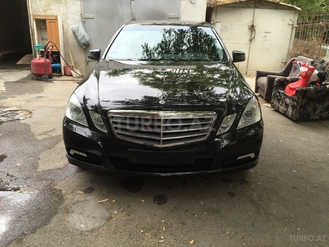 Mercedes E 200 2010, 130,000 km - 1.8 л - Bakı