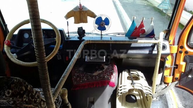 Mercedes 208 D 1993, 338,400 km - 2.9 л - Bakı