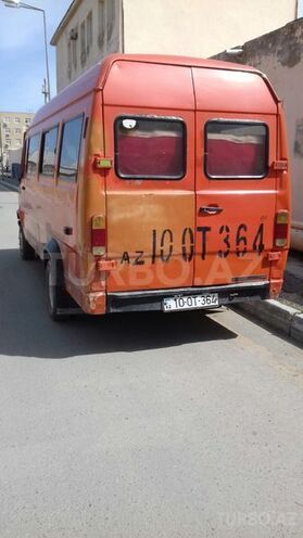 Mercedes 208 D 1993, 338,400 km - 2.9 л - Bakı