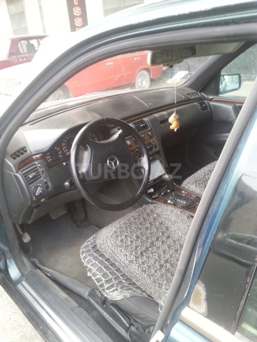 Mercedes E 230 1995, 200,000 km - 2.3 l - Bakı