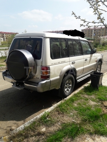 Mitsubishi Pajero 1997, 162,000 km - 3.0 l - Naftalan