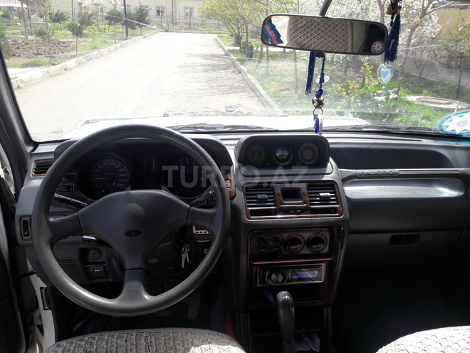 Mitsubishi Pajero 1997, 162,000 km - 3.0 l - Naftalan