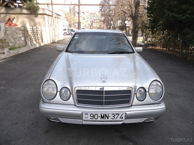 Mercedes E 220 1996, 187,647 km - 2.2 l - Bakı