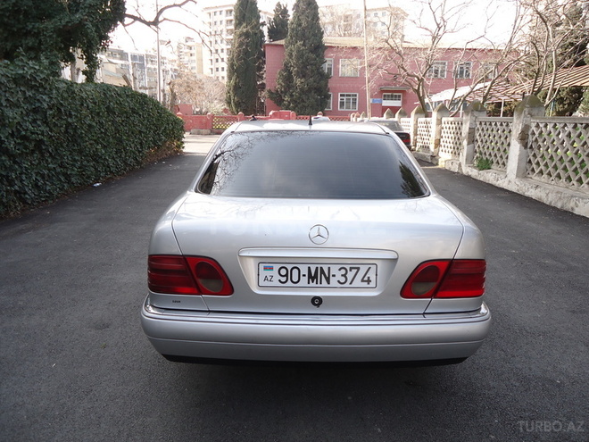 Mercedes E 220 1996, 187,647 km - 2.2 l - Bakı