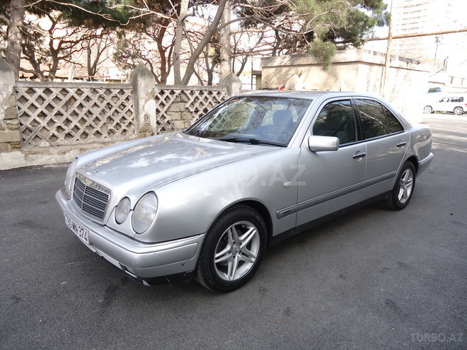 Mercedes E 220 1996, 187,647 km - 2.2 l - Bakı
