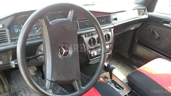 Mercedes 190 1985, 258,528 km - 2.0 l - İsmayıllı