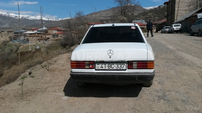 Mercedes 190 1985, 258,528 km - 2.0 l - İsmayıllı