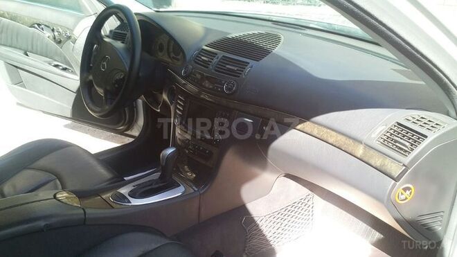 Mercedes E 320 2002, 169,000 km - 3.2 l - Bakı
