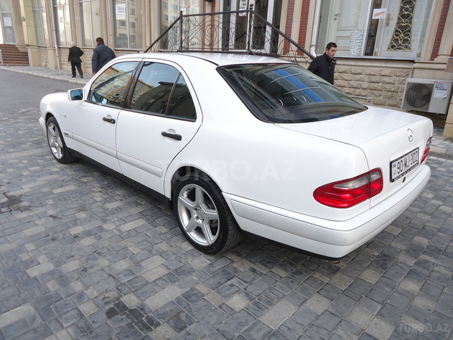 Mercedes E 200 1998, 165,746 km - 2.0 l - Bakı